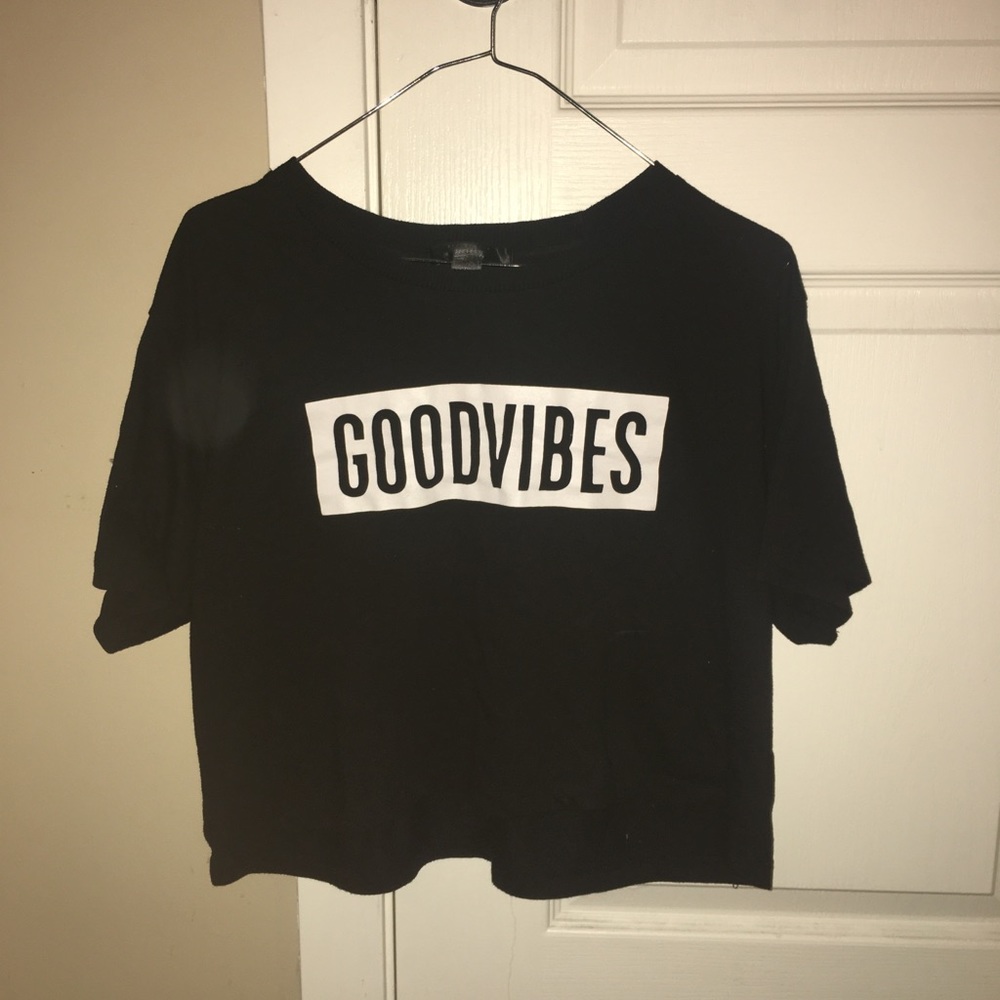 Urban Planet black cropped GoodVibes tee